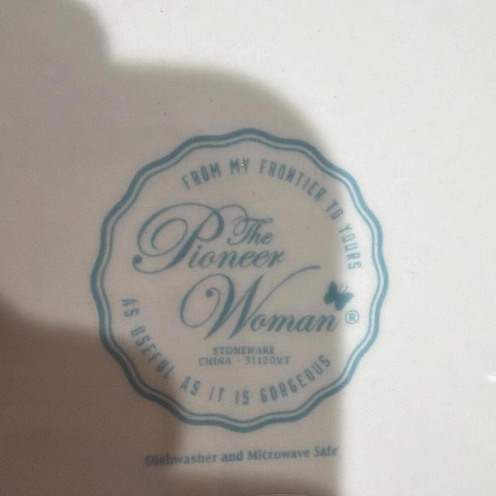 New NWT Set Of Four the Pioneer Women Sweet Rose 8-7/8" Floral Salad Plates * - Picture 11 of 12